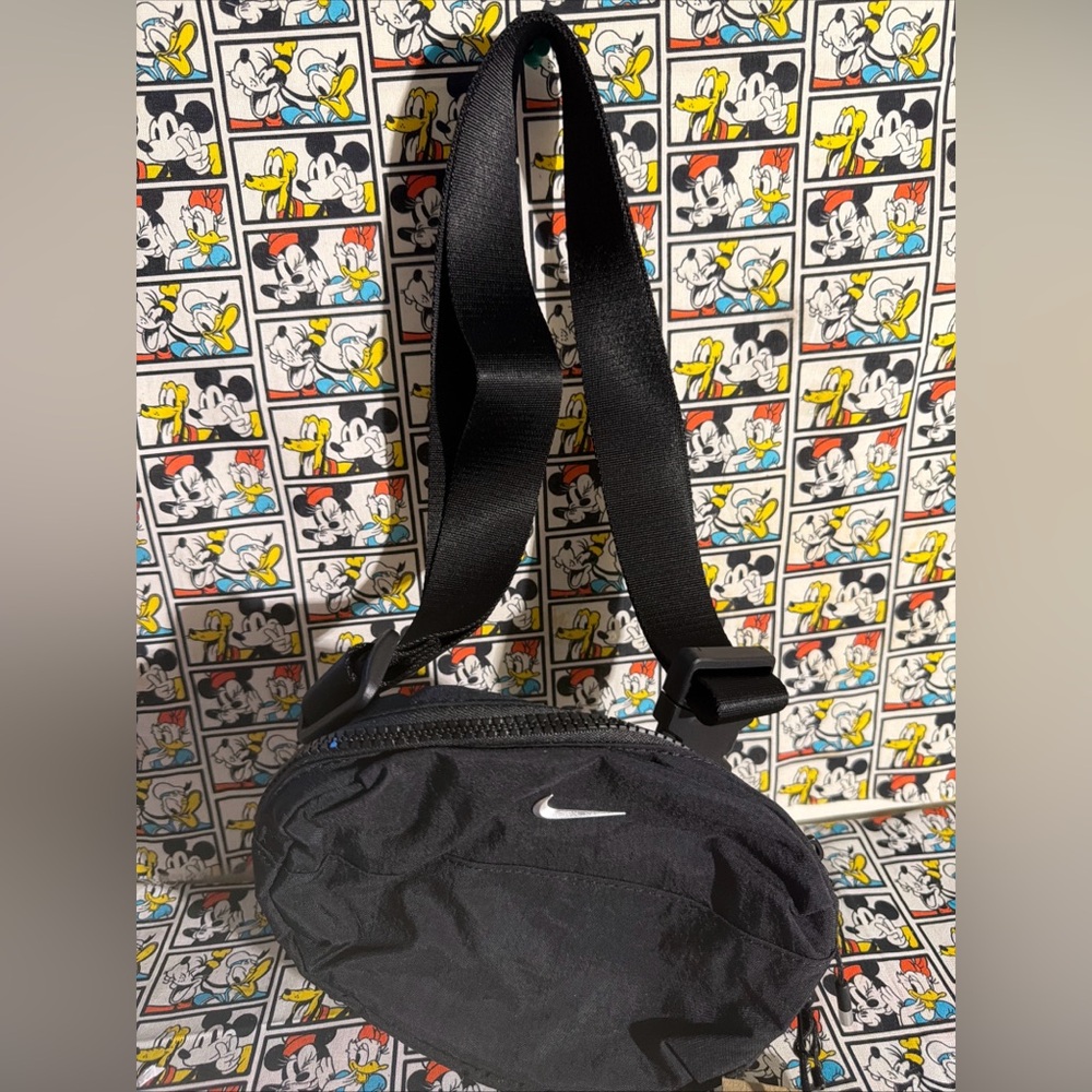Nike Aura Black SM Crossbody Bag 123 CU IN  #HM6120-010 NWT